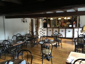 Dining - The Red Lion (Lincoln)