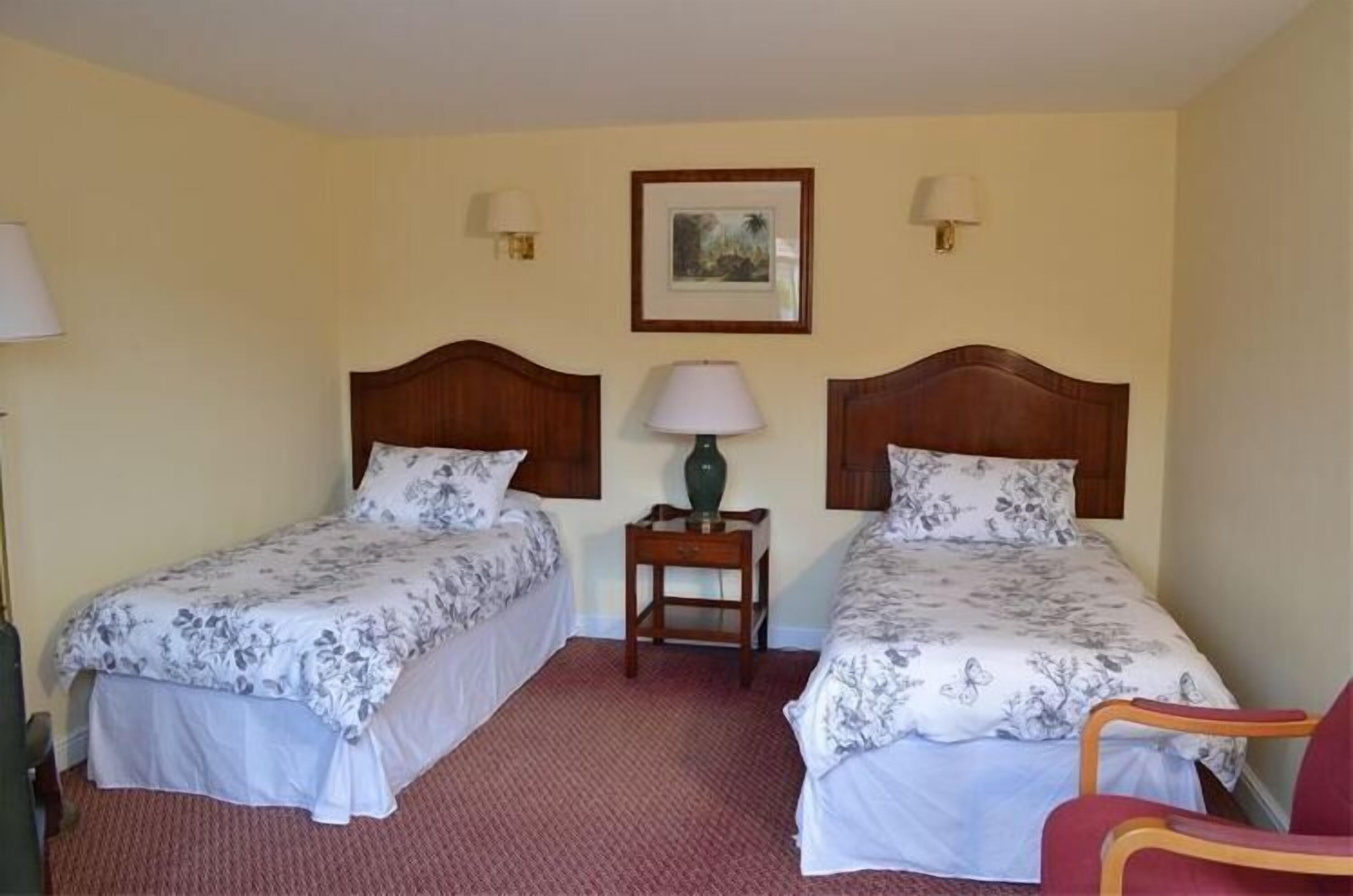1 bedroom, desk, iron/ironing board, bed sheets
