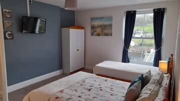 Free WiFi, bed sheets