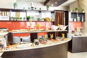 Colazione a buffet a pagamento, servita nel weekend 
