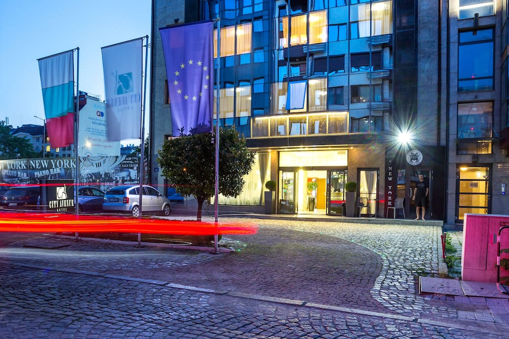 City Avenue Hotel