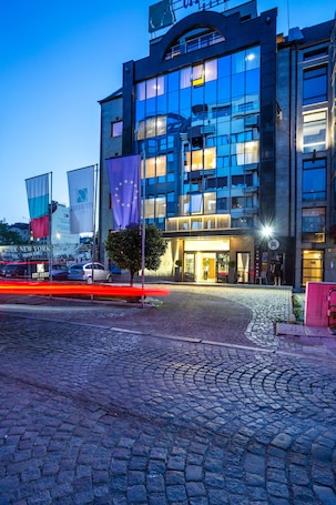 Exterior. City Avenue Hotel