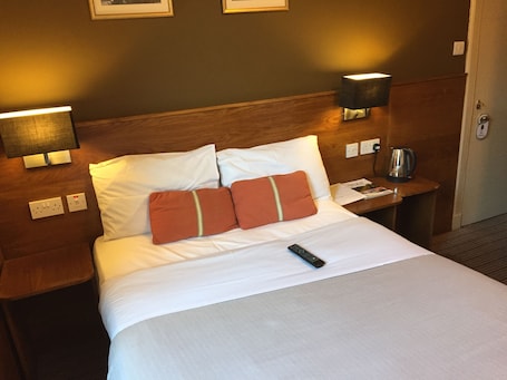 Doppia Classic | Con stile personalizzato, con arredamento individuale, una scrivania