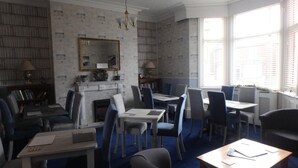 Dining - Hotel Catania (Scarborough)