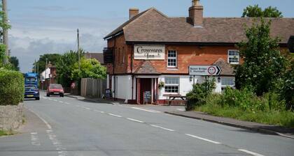Crossways Inn