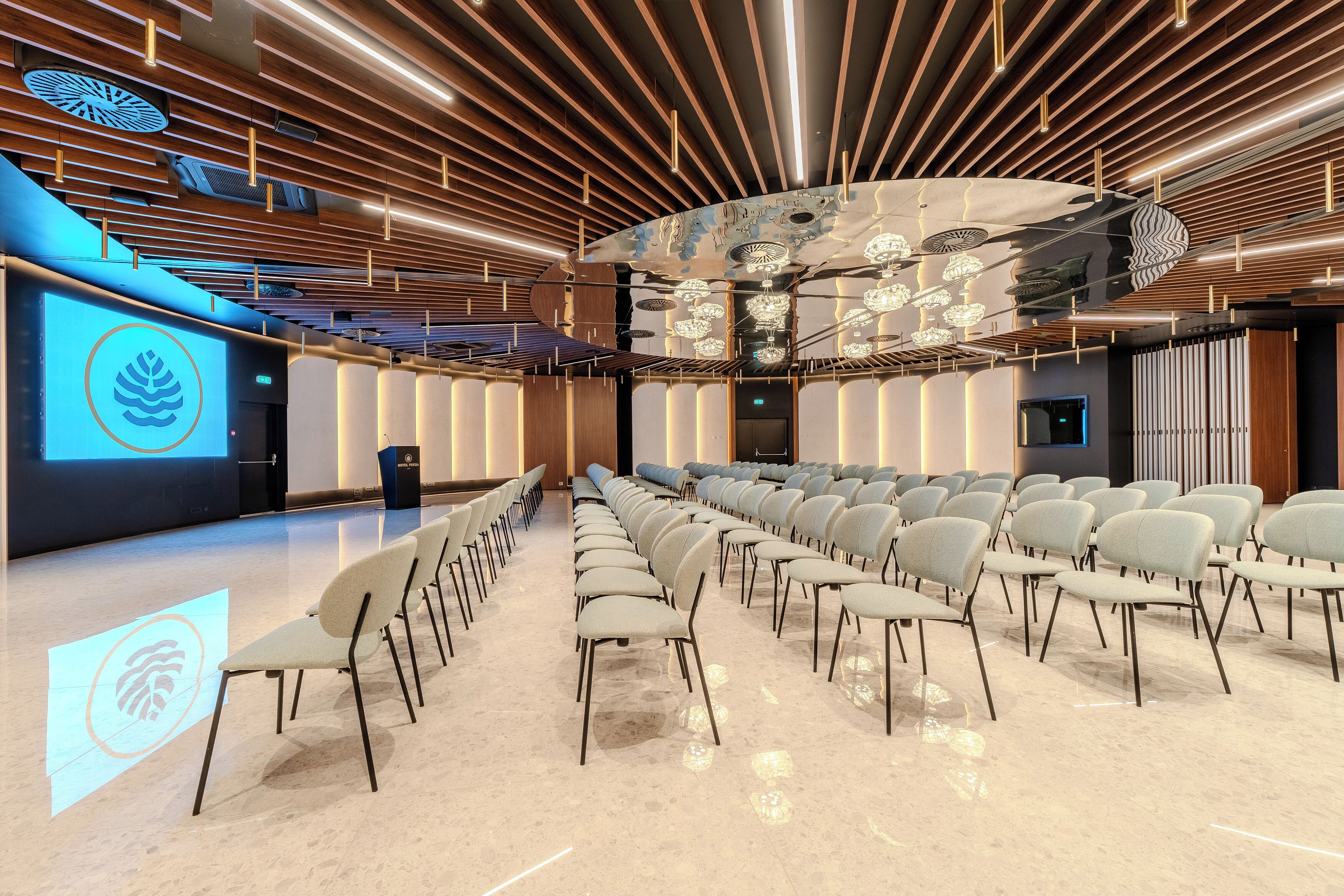 Photo - Hotel Pinija