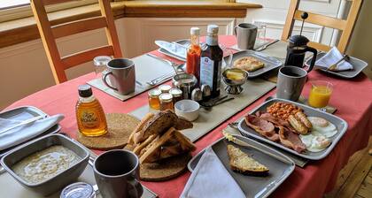 Falcon Crest Guest House