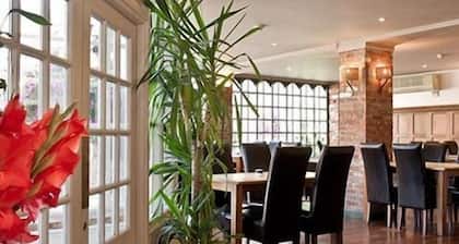 The Greyhound Inn Aldbury