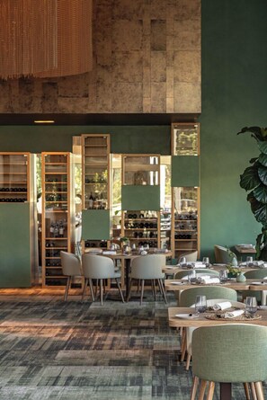 Breakfast, lunch and dinner served - Onyria Marinha Cascais, Vignette Collection by IHG (Cascais)