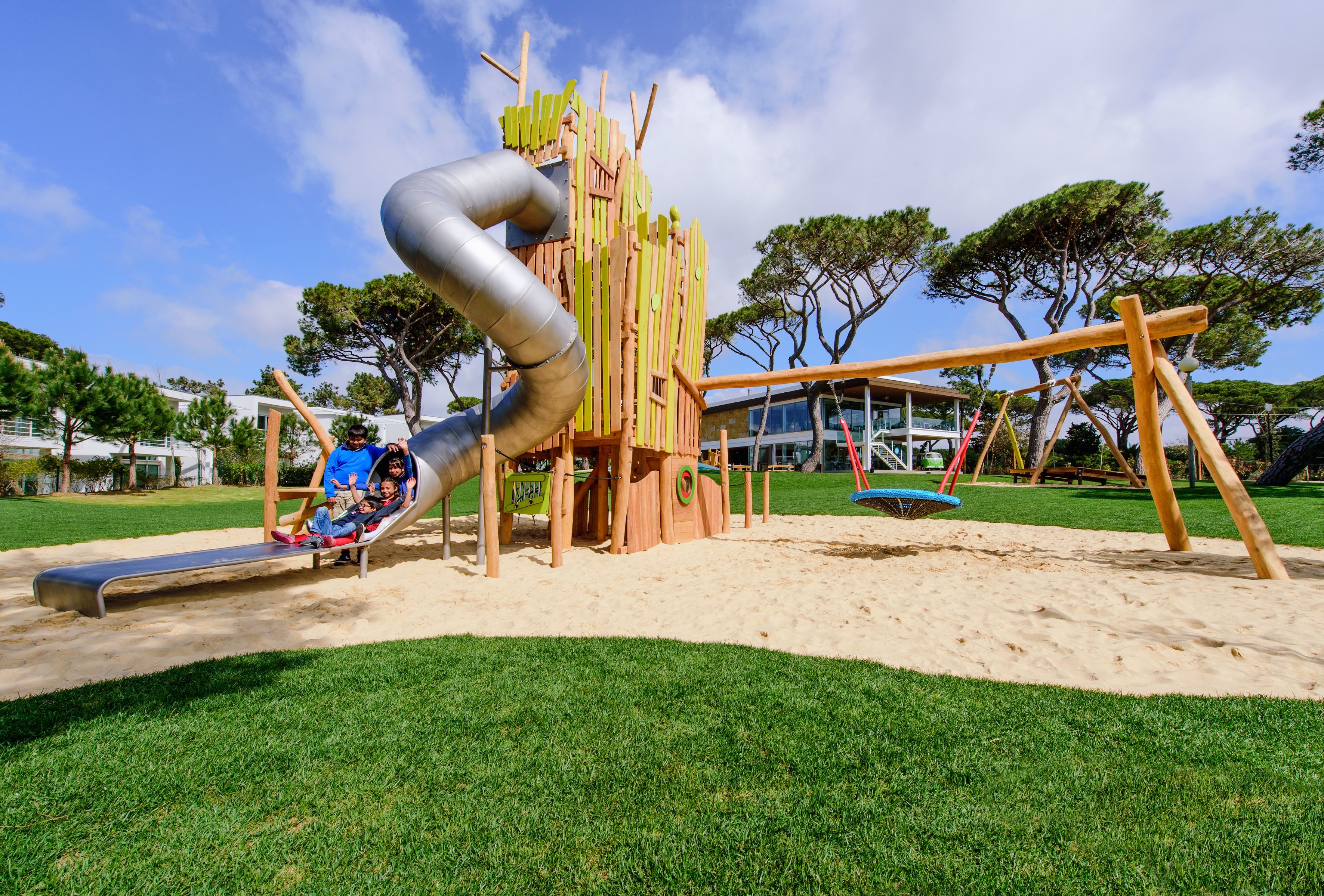 children’s play area – outdoor
