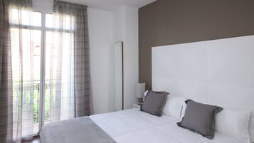 Down comforters, in-room safe, blackout drapes, soundproofing