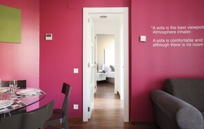 21-tums platt-tv med satellitkanaler och LCD-tv