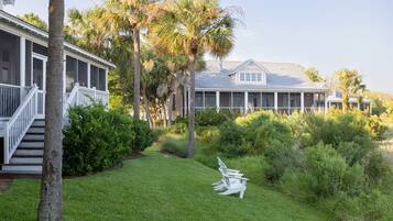 Cottage, 2 Bedrooms, Harbor View | 2 bedrooms, premium bedding, in-room safe, individually decorated