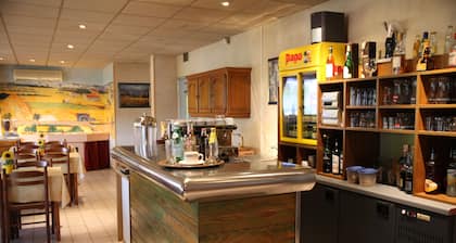 Crau Hotel