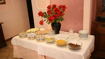 Colazione a buffet inclusa, servita tutte le mattine