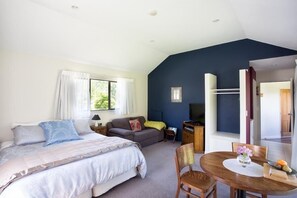 Studio, Ensuite, Mountain View | Iron/ironing board, free WiFi