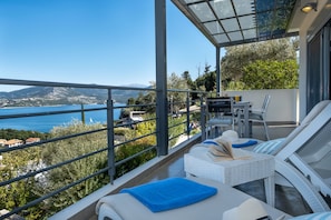 Honeymoon Suite, 1 Bedroom, Hot Tub, Sea View (Pasithea) | Beach/ocean view