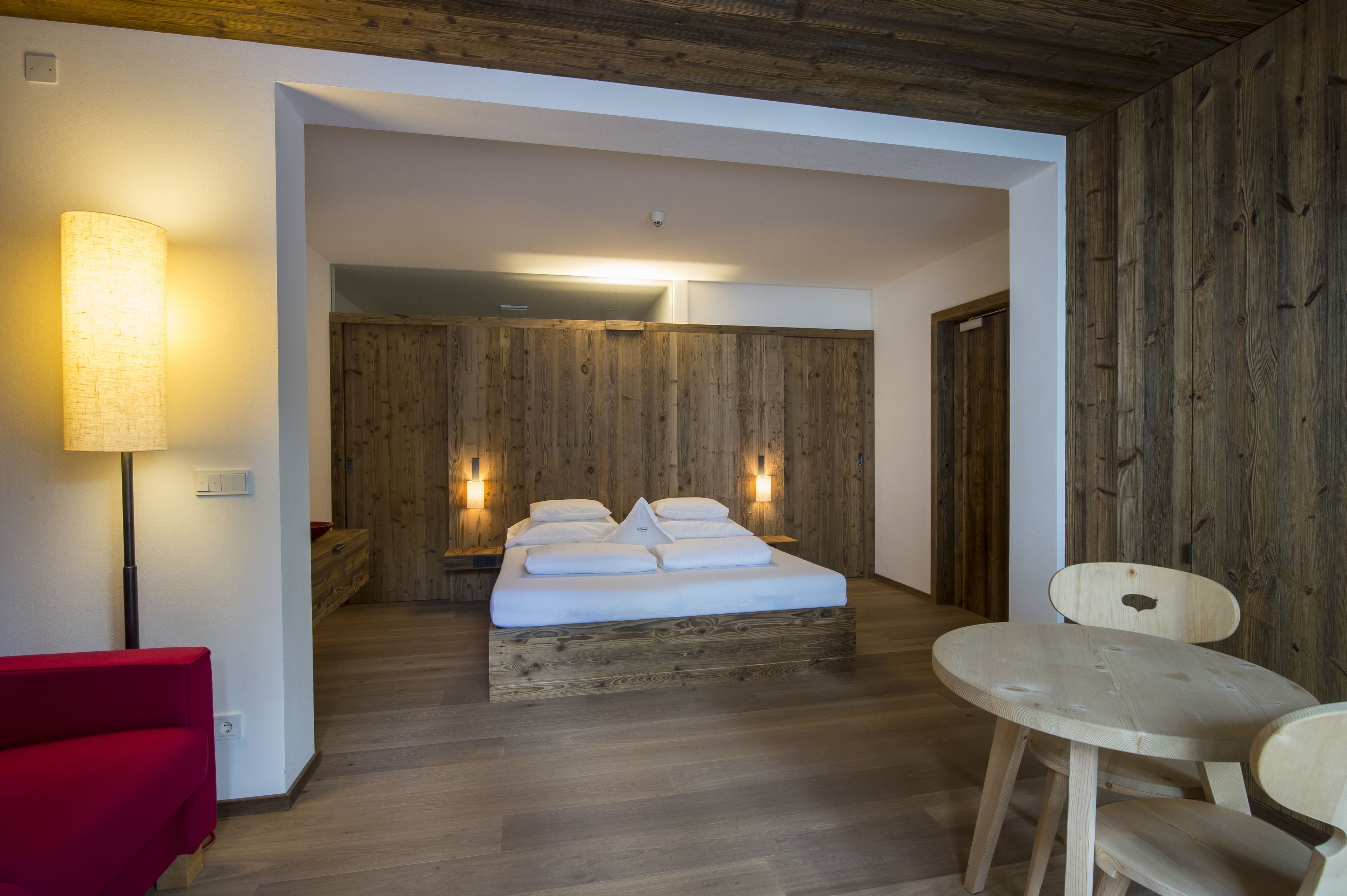 Superior-Suite | Allergikerbettwaren, Minibar, Zimmersafe, individuell dekoriert