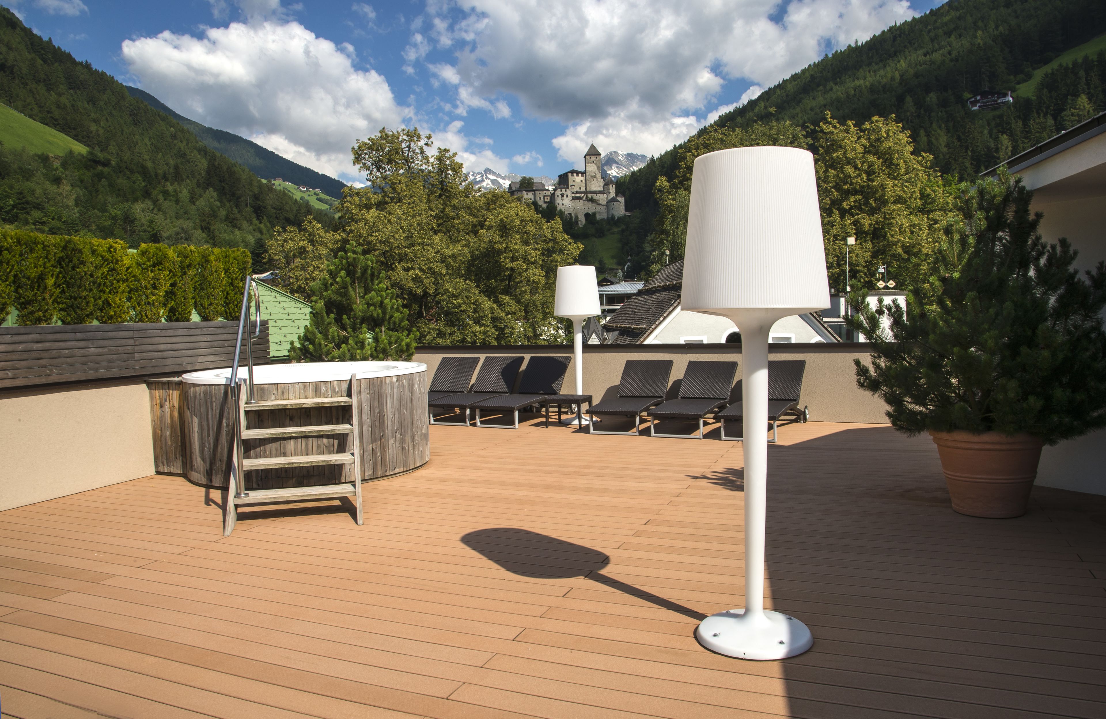 مغطس سبا خارجي