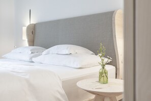 Ropa de cama hipoalergénica y minibar 