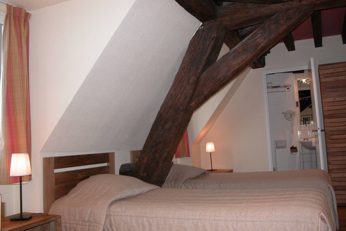 Minibar, blackout drapes, iron/ironing board, rollaway beds