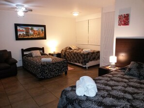 Suite | Memory foam beds, in-room safe, blackout drapes, iron/ironing board - B&B Miraflores Wasi Independencia (Lima)