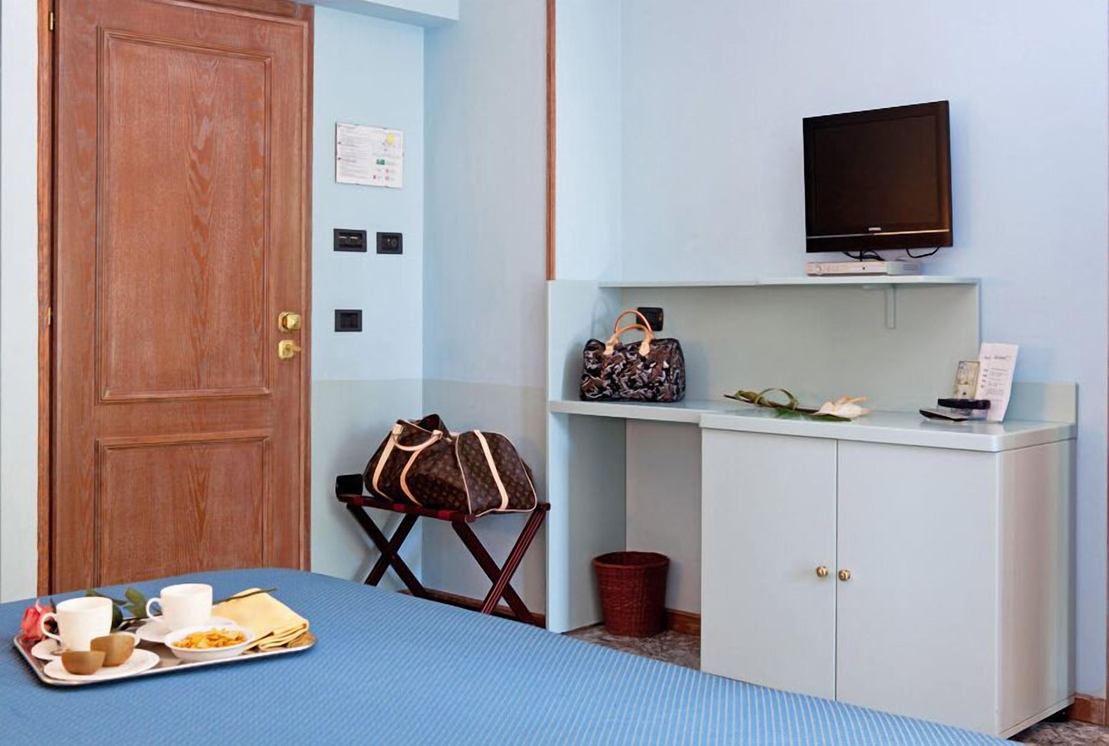 triple room | room service – dining