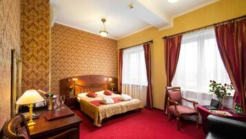 1 bedroom, premium bedding, minibar, in-room safe
