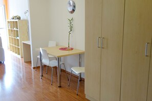 In-room dining - EEL accommodation Brno (Brno)