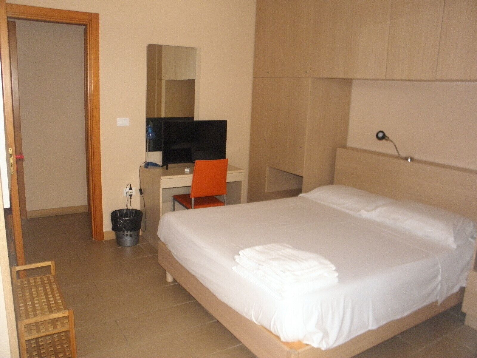 family room | 2 bedrooms, in-room safe, free wifi, bed sheets