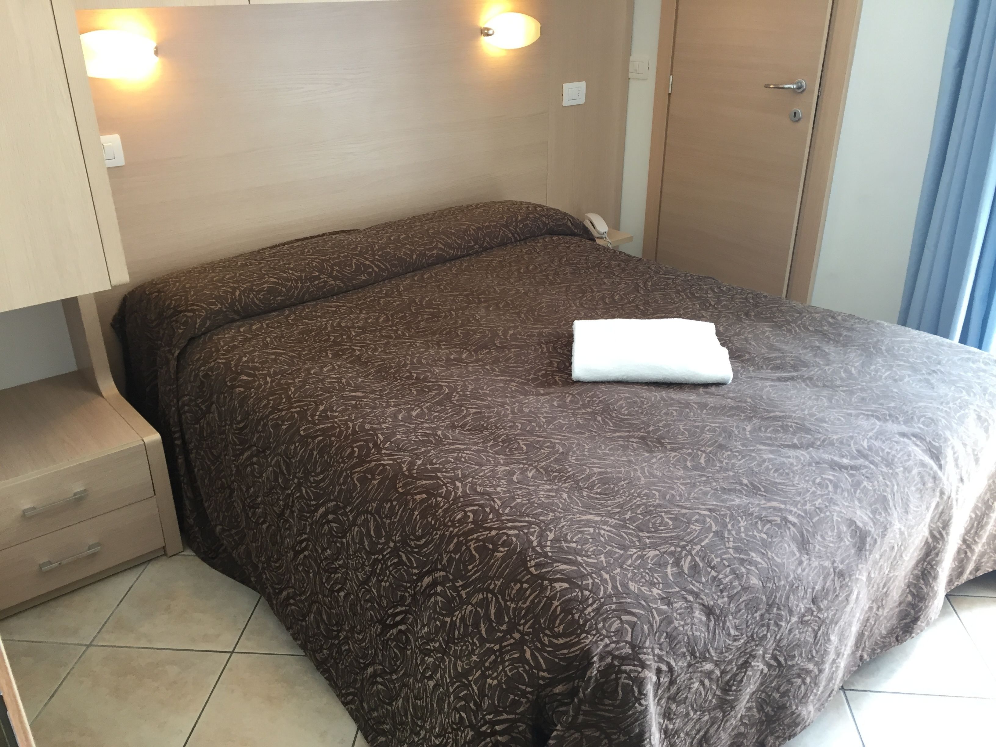 double or twin room | minibar, in-room safe, desk, cots/infant beds