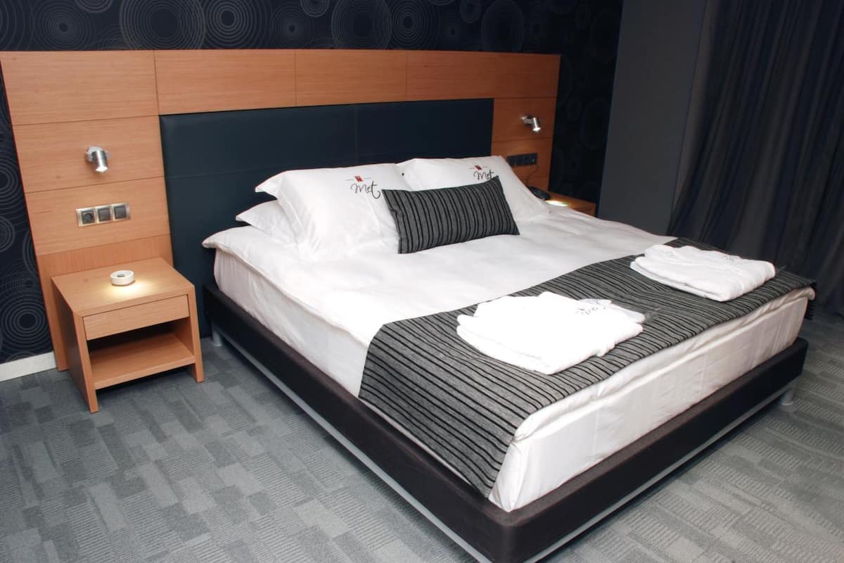 1 bedroom, minibar, in-room safe, blackout curtains