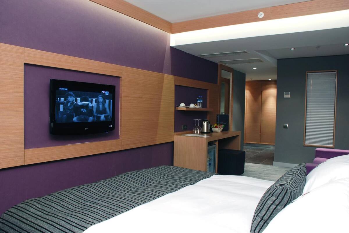 1 bedroom, minibar, in-room safe, blackout curtains
