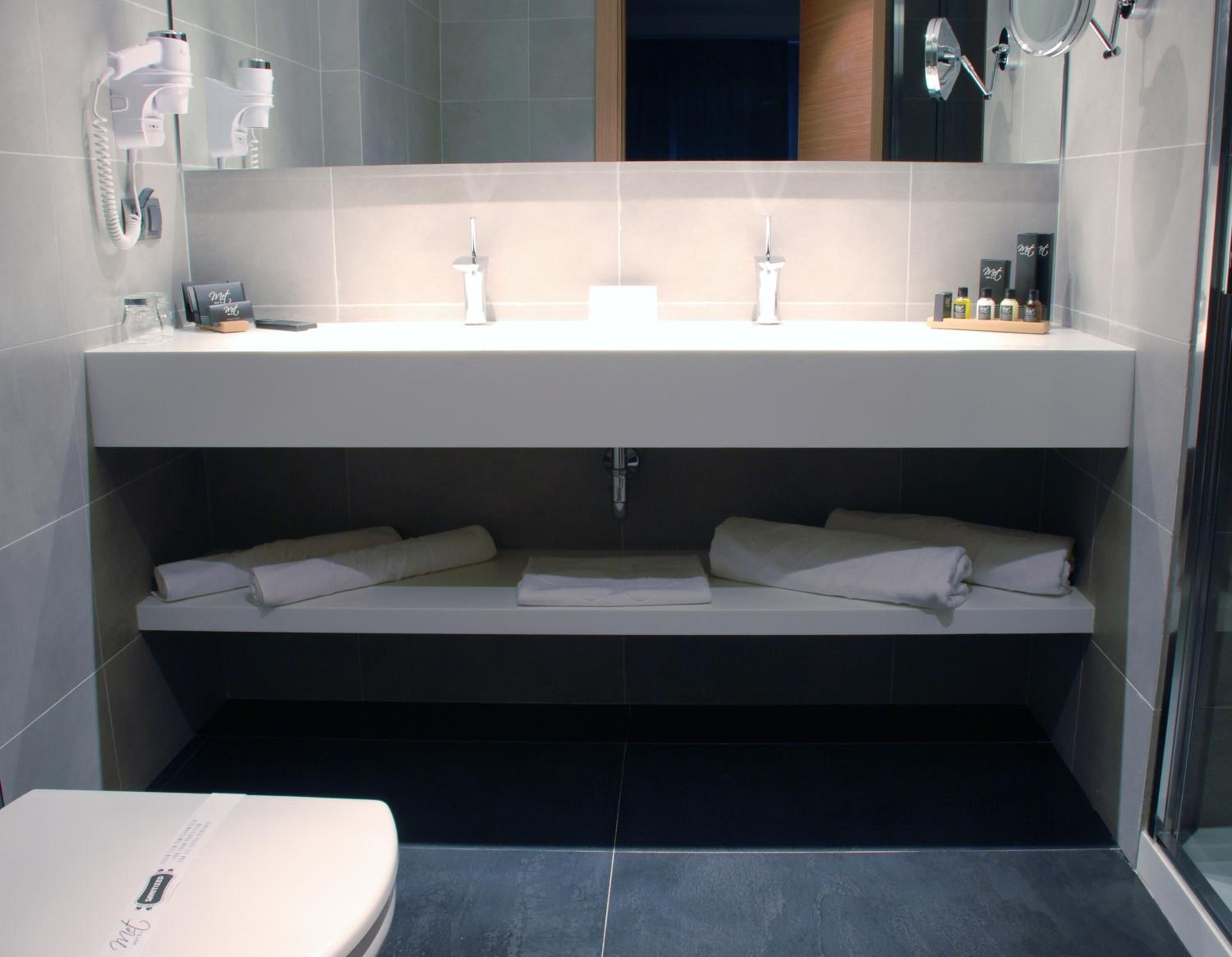 rainfall showerhead, free toiletries, hair dryer, bathrobes