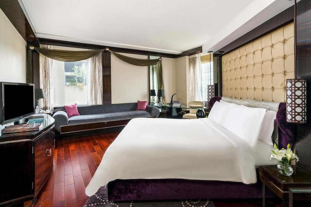 Junior Suite, 1 King Bed | Premium bedding, down comforters, minibar, in-room safe