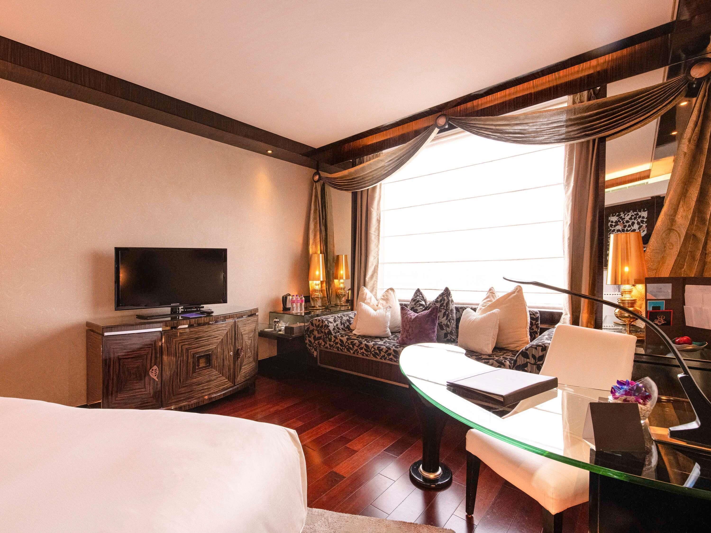 Luxury Room, 1 King Bed | Premium bedding, down comforters, minibar, in-room safe