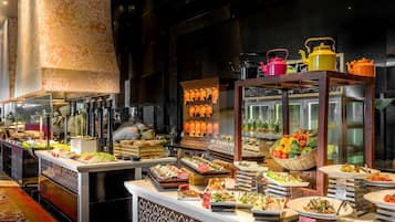 Daily full breakfast (INR 2416 per person)