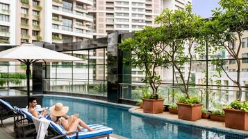 5 bares/lounges