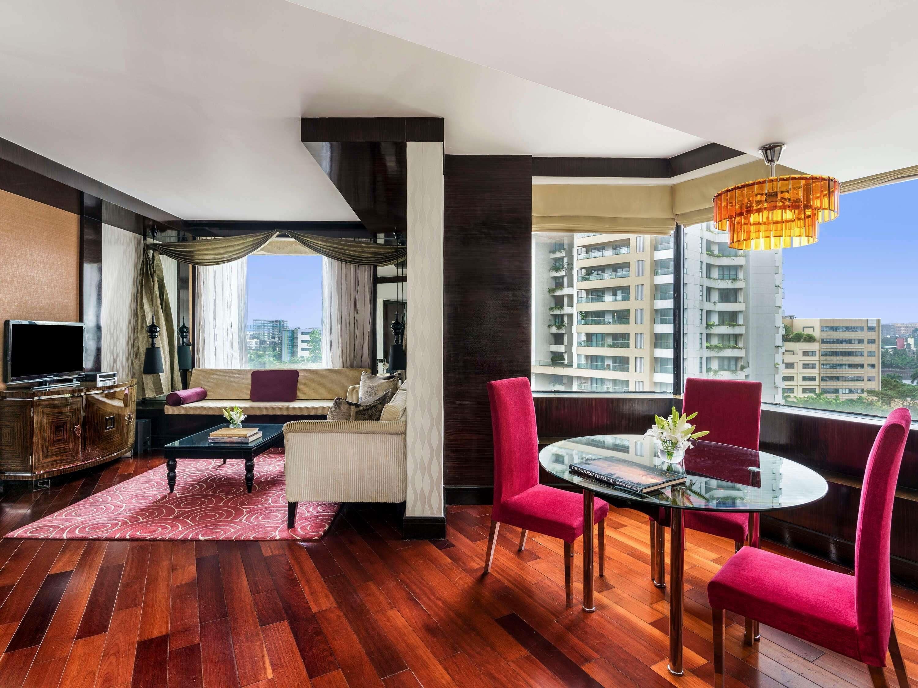 Phòng Suite, 1 giường cỡ king (Prestige) | Bộ đồ giường cao cấp, chăn bông, minibar, két bảo mật tại phòng 