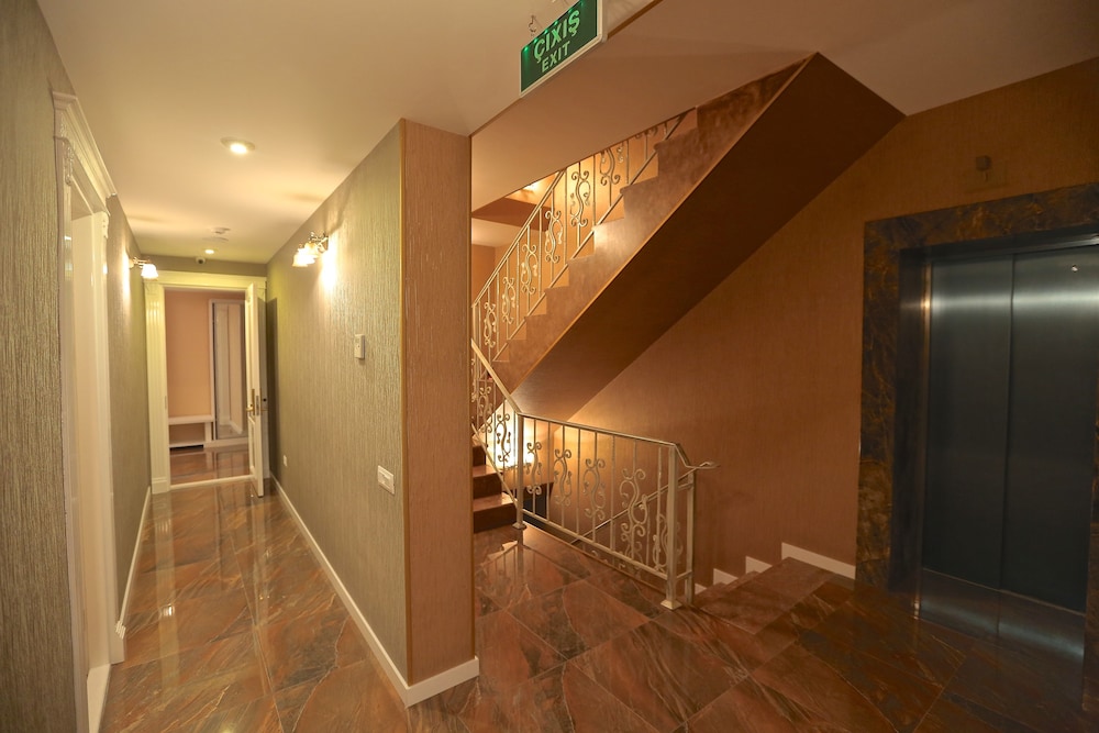 Old Street boutique hotel by null