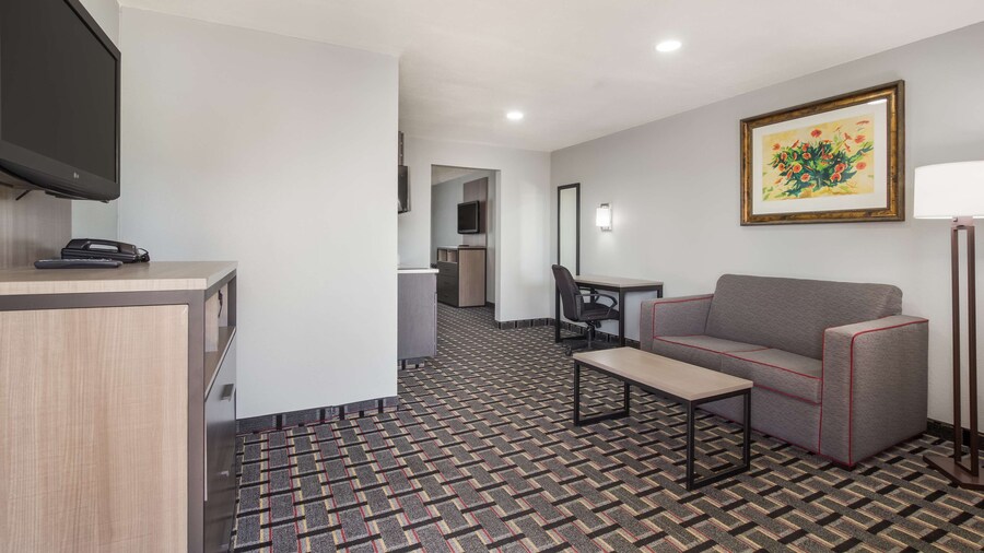 Knights Inn and Suites Salem