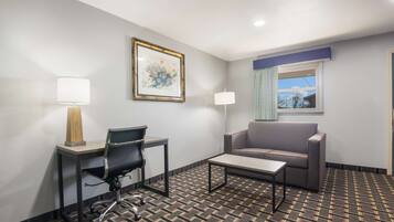 Suite, 1 kingsize-seng, kjæledyr ikke tillatt | Skrivebord, lydisolert og ekstrasenger (mot et tillegg)