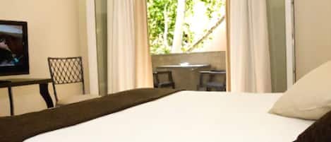 1 habitación, escritorio, cortinas blackout y sistema de insonorización