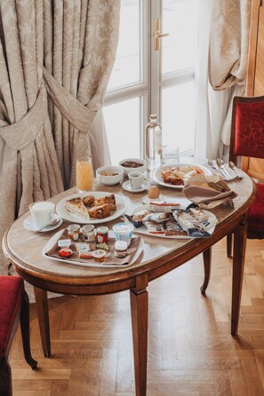 Suite Leonessa | In-room dining