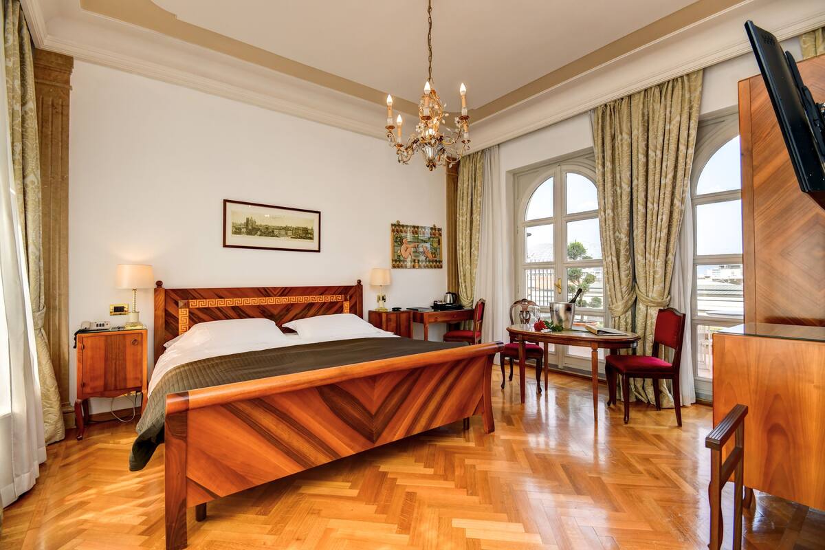 Suite Leonessa | 高級寢具、舒適加層、迷你吧、客房內保險箱