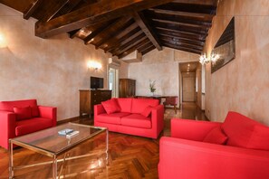 Televisión LCD 32 pulgadas con canales de televisión vía satélite