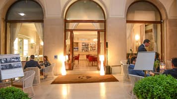 Aperto a colazione, a pranzo e a cena