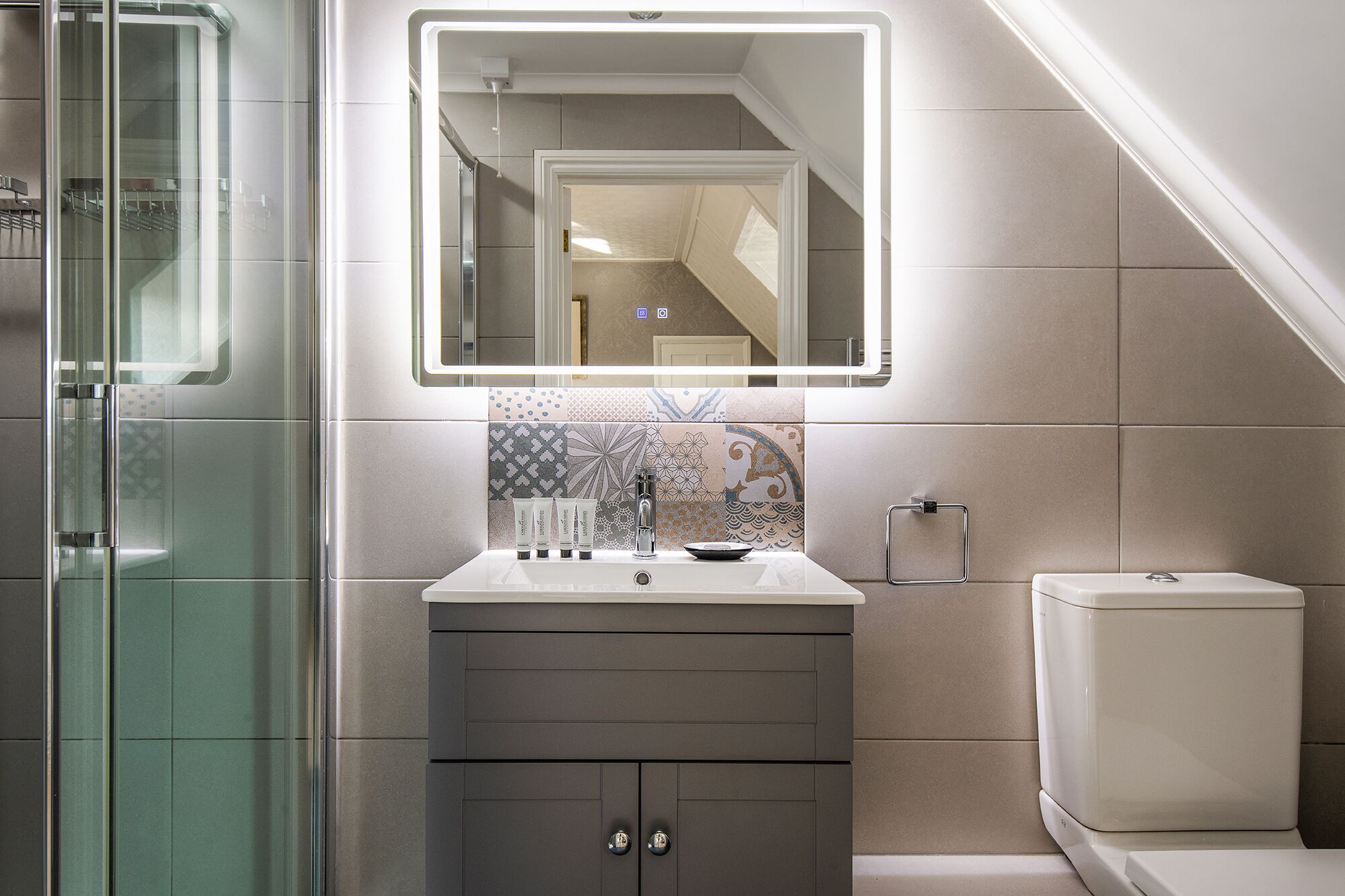 Photo - Springfield House - Birmingham Airport & NEC