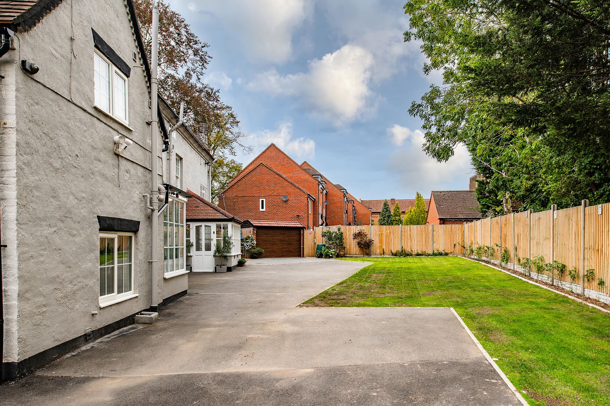 Photo - Springfield House - Birmingham Airport & NEC