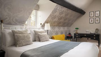 Deluxe-Doppel- oder -Zweibettzimmer | Hochwertige Bettwaren, schallisolierte Zimmer, Bügeleisen/Bügelbrett